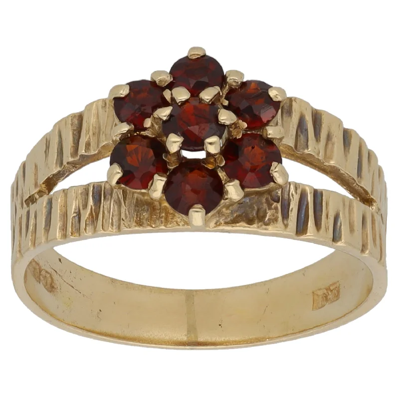 Spinel cut rings-9ct Gold Garnet Dress/Cocktail Ring Size M