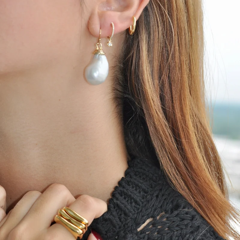 Tide theme earrings-STEVIE PEARL DROP EARRINGS