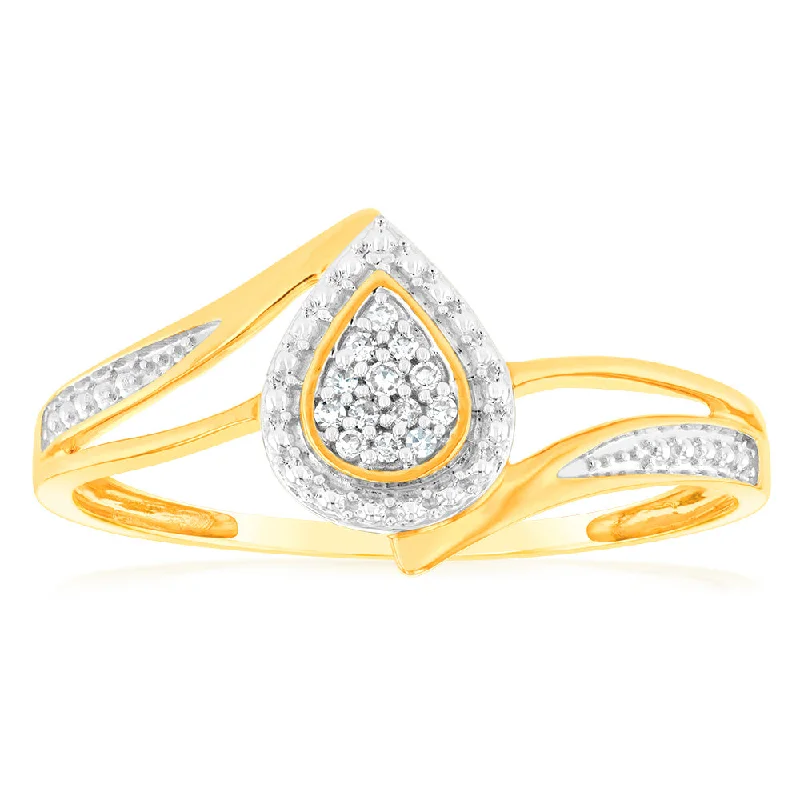 Wide geometric rings-9ct Charming Yellow Gold 13 Diamonds Ring