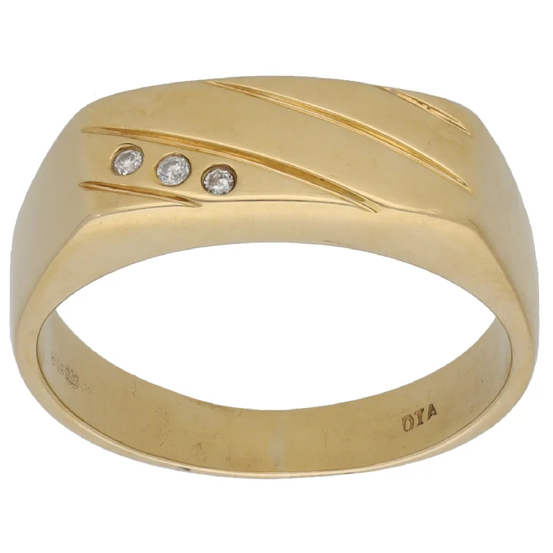 Flax thread rings-9ct Gold 0.03ct Diamond Patterned Signet Ring Size R